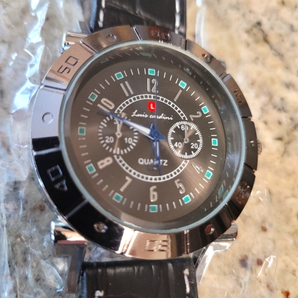 Luis Cardini | Leather Band Quartz Watch Black & Silver - Picture 4 of 16